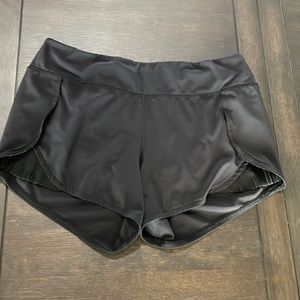 Lululemon Play off the Pleats 3” Short